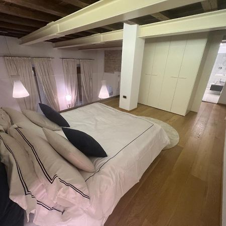 Elegante Appartamento Borgo San Jacopo Флоренция Экстерьер фото